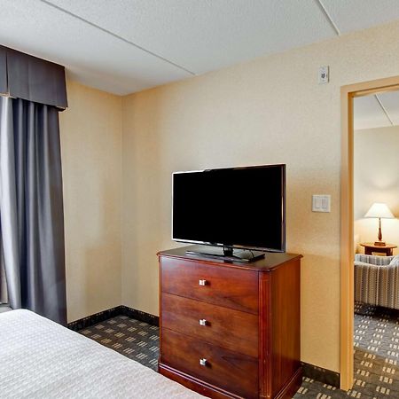 Homewood Suites By Hilton Toronto מיסיסאוגה מראה חיצוני תמונה