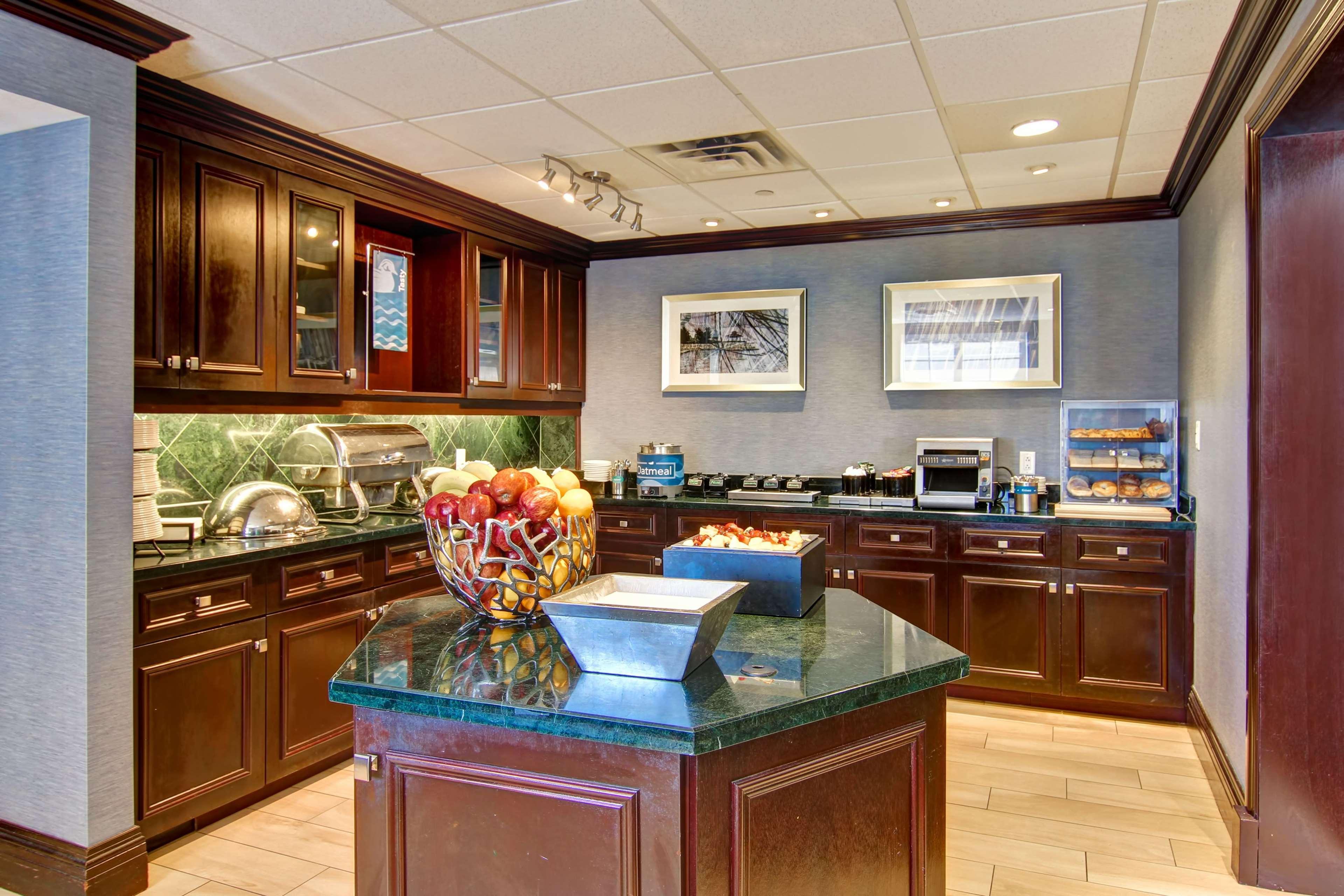 Homewood Suites By Hilton Toronto מיסיסאוגה מראה חיצוני תמונה
