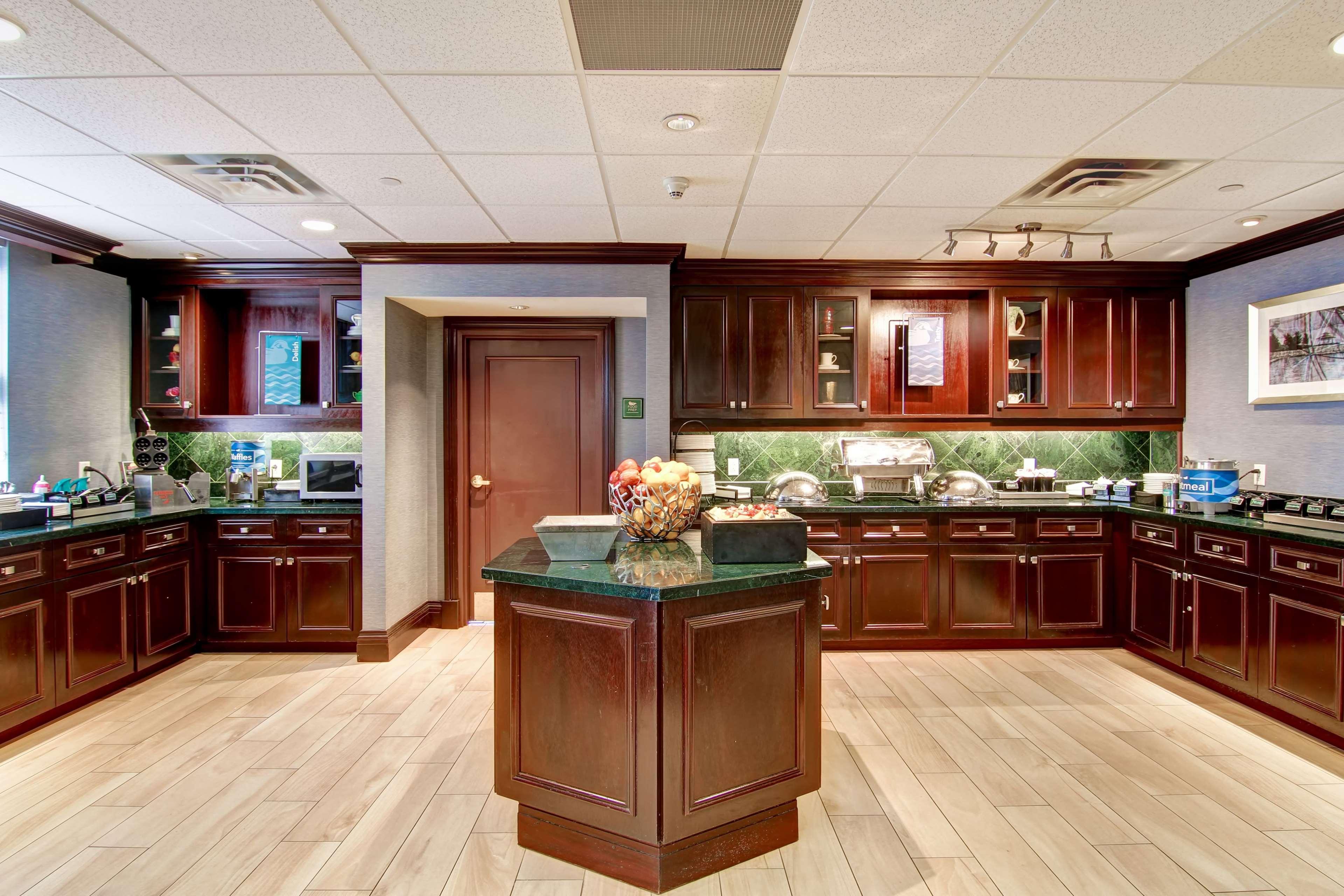 Homewood Suites By Hilton Toronto מיסיסאוגה מראה חיצוני תמונה