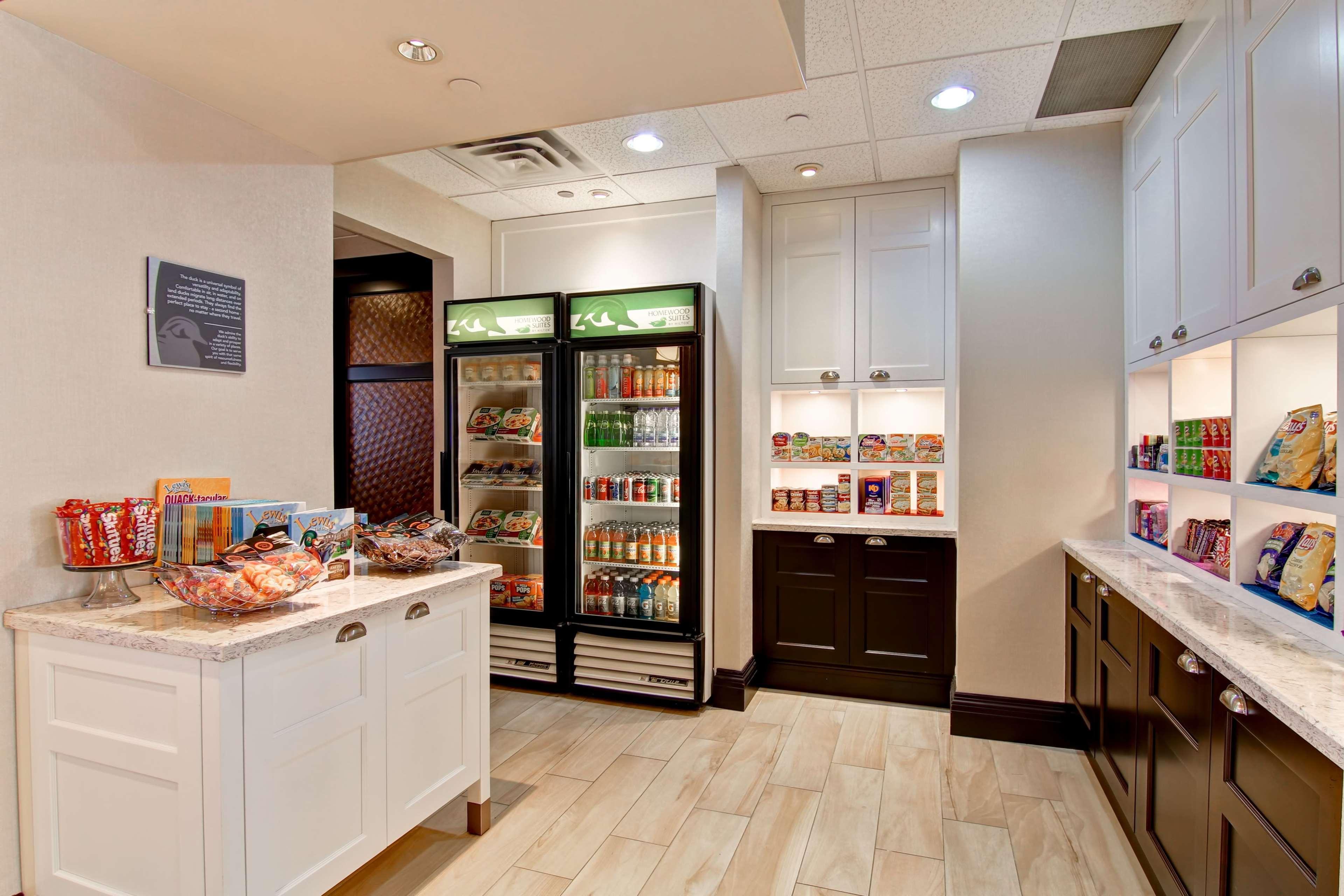 Homewood Suites By Hilton Toronto מיסיסאוגה מראה חיצוני תמונה
