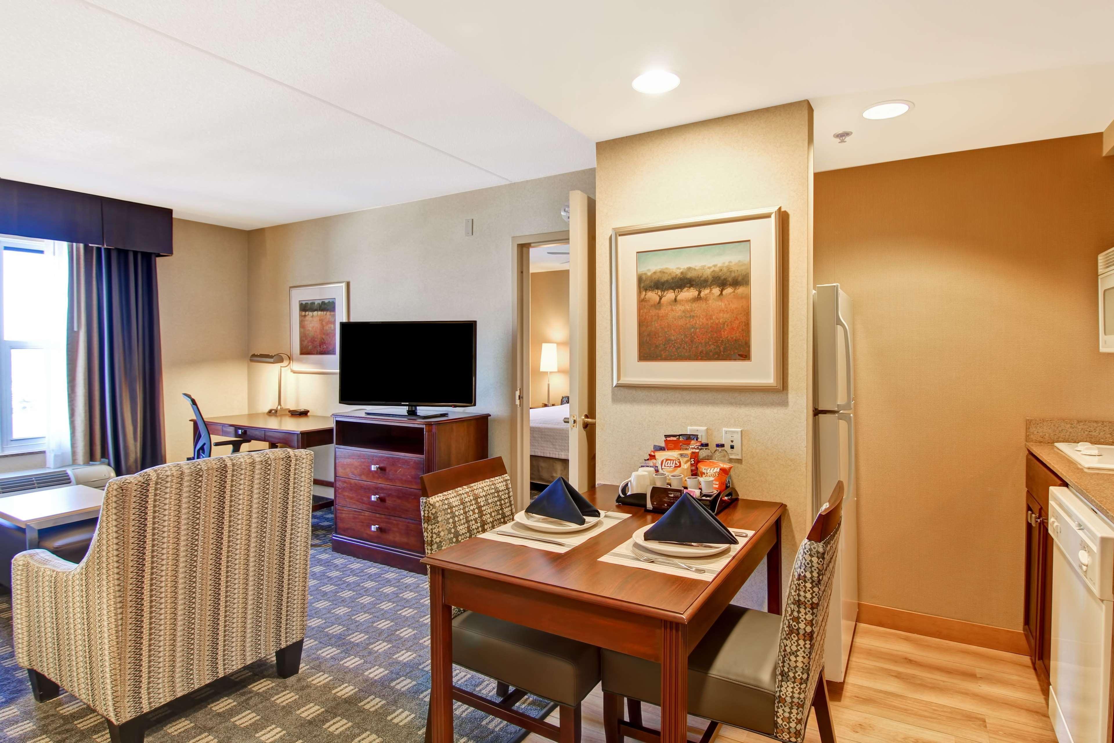 Homewood Suites By Hilton Toronto מיסיסאוגה מראה חיצוני תמונה
