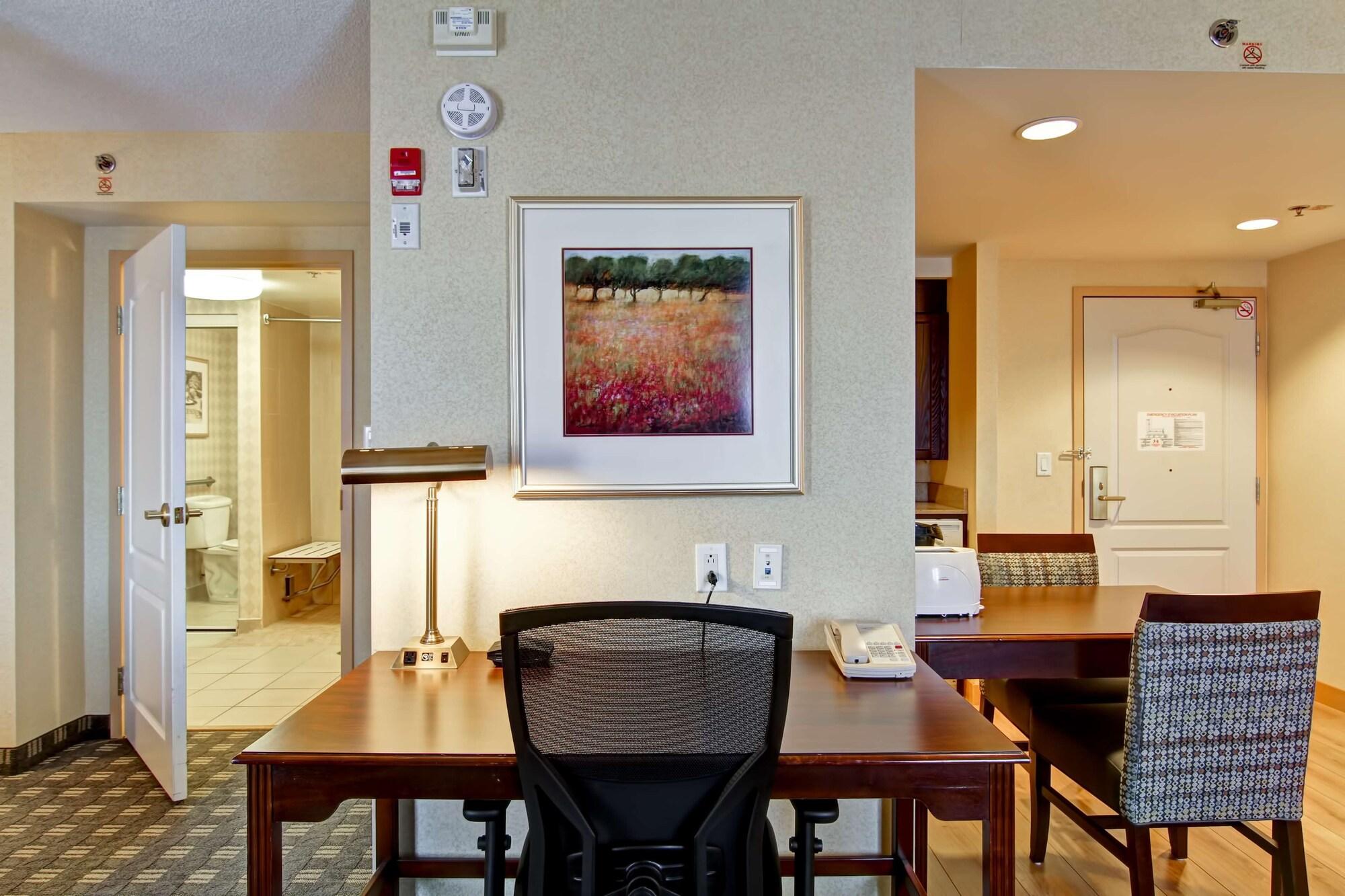 Homewood Suites By Hilton Toronto מיסיסאוגה מראה חיצוני תמונה