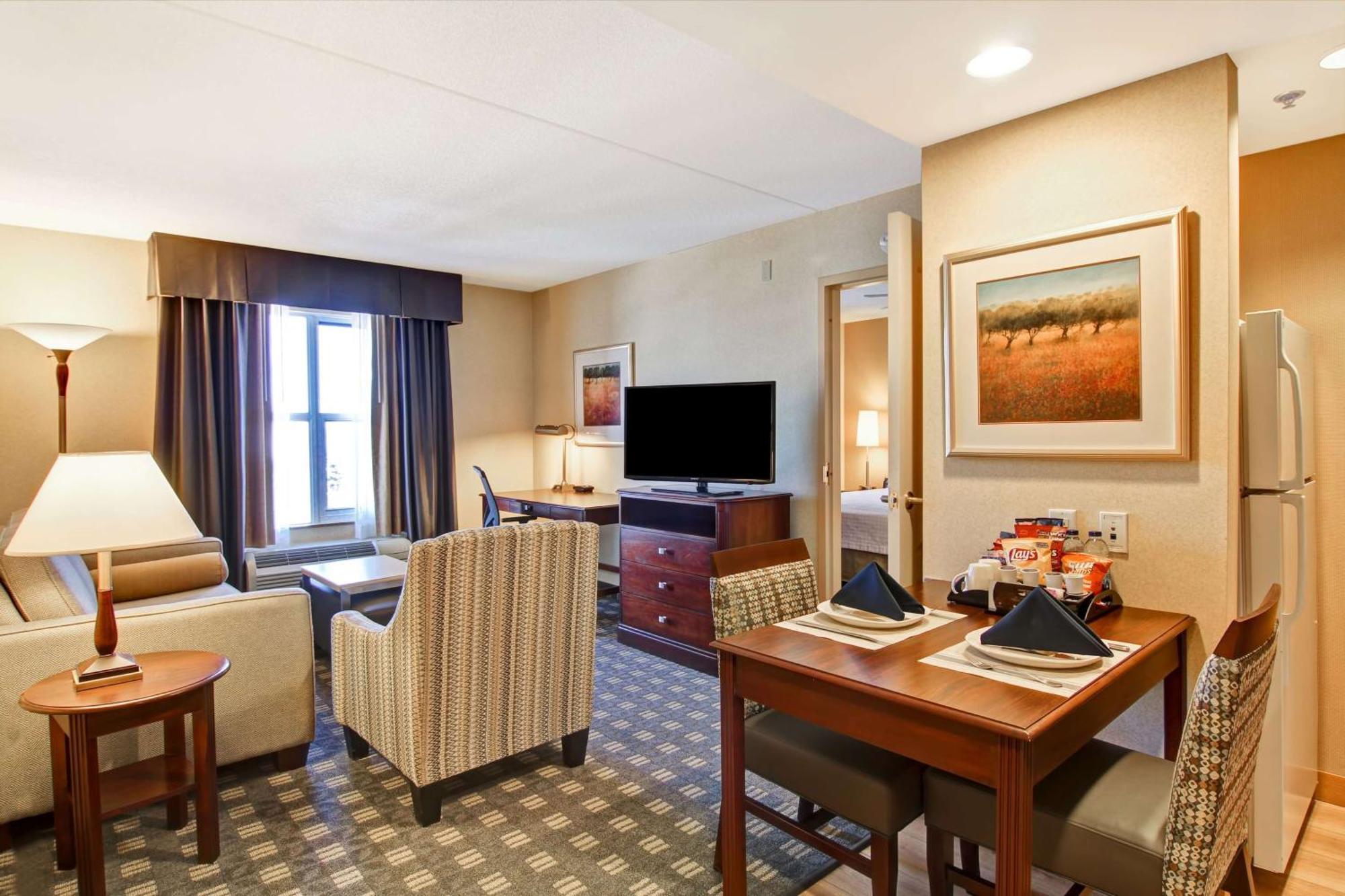 Homewood Suites By Hilton Toronto מיסיסאוגה מראה חיצוני תמונה